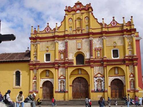 Paseo por México | Interior de la Iglesia de Santa Lucia de San Cristóbal  de las Casas