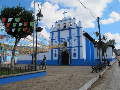 Paseo por Mexico Iglesia de Cuxtitali de San Cristóbal de las Casas