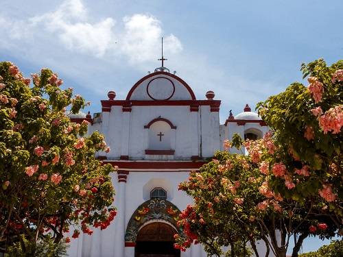 Paseo por Mexico Parroquia de la Candelaria en Tuxtla Chico