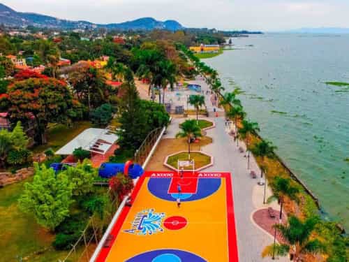 Paseo por Mexico Paseo por el Malecón en Ajijic, Chapala