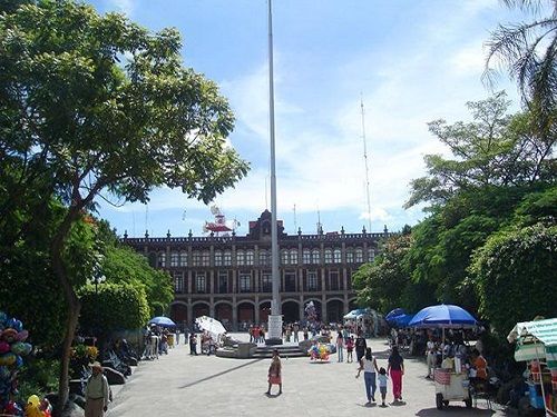Paseo por Mexico Jardín de los Héroes en Cuernavaca