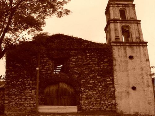 Paseo por Mexico Templo parroquial de San Miguel Arcángel en Eloxochitlán
