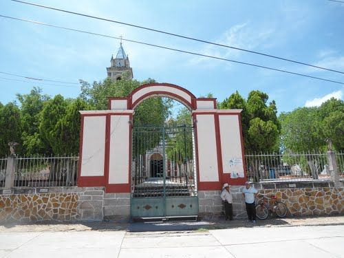 Paseo por Mexico Templo de San Nicolás de Huehuetlán el Chico