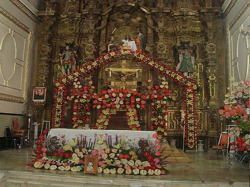 Paseo por Mexico Interior de la Iglesia Parroquial de Los Reyes de Juárez