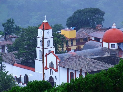 Paseo por Mexico Templo parroquial de Santiago Apóstol en Pahuatlán