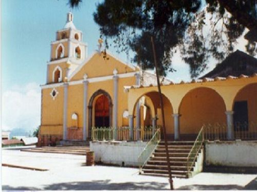 Paseo por Mexico Iglesia de San Juan Bautista en Quimixtlán