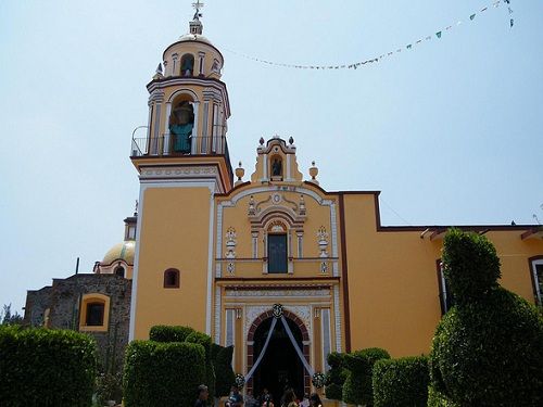 Paseo por Mexico Parroquia de San Antonio Cacalotepec en San Andrés Cholula