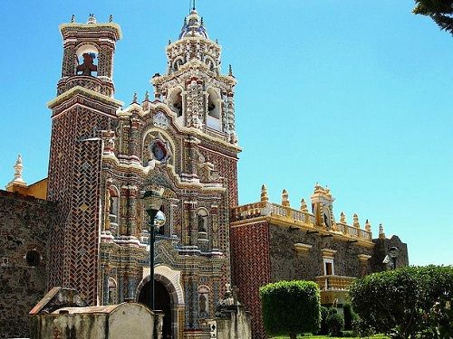 Paseo por Mexico Templo San Francisco Acatepec en San Andrés Cholula