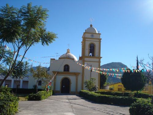 Paseo por Mexico Iglesia parroquial a San Miguel Arcángel en San Miguel Ixitlán