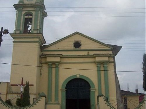 Paseo por Mexico Iglesia Parroquial dedicada a María Santísima de la Natividad en Tenampulco