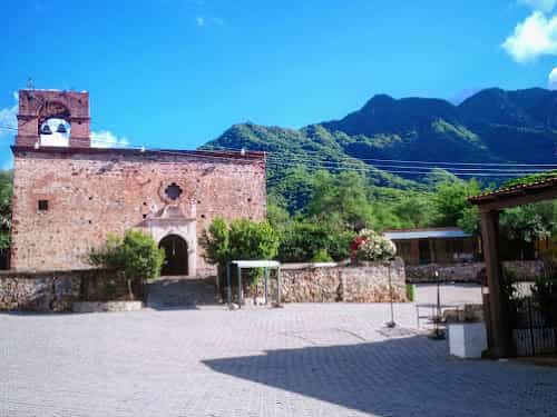 Paseo por Mexico Capilla de la virgen de la Balvanera en el poblado de La Aduana, Álamos