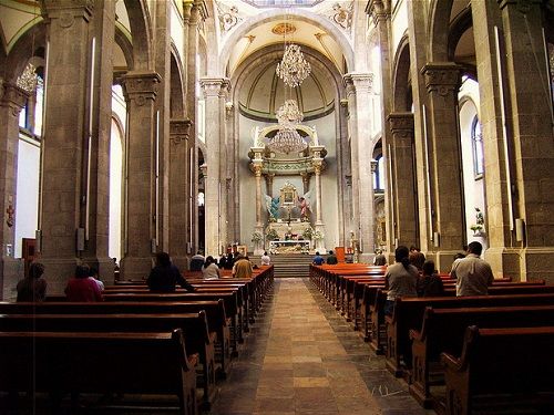 Paseo por Mexico Ienterior de la Basílica de Nuestra Señora de la Misericordia de Apizaco