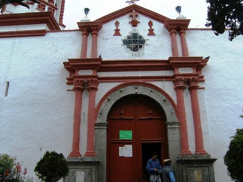 Paseo por Mexico Templo de la Santa Cruz en Huamantla
