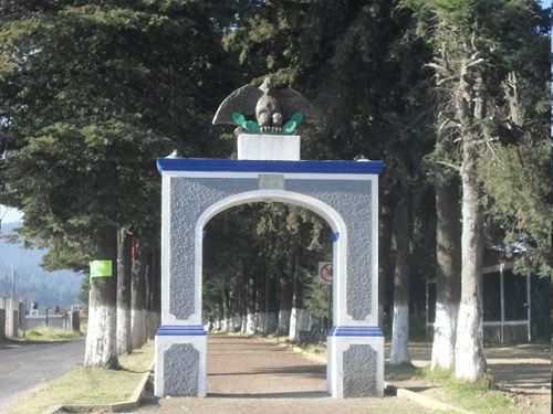 Paseo por Mexico Monumento el Aguila en Nanacamilpa de Mariano Arista