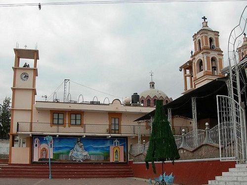 Paseo por Mexico Iglesia de Santa Apolonia Teacalco